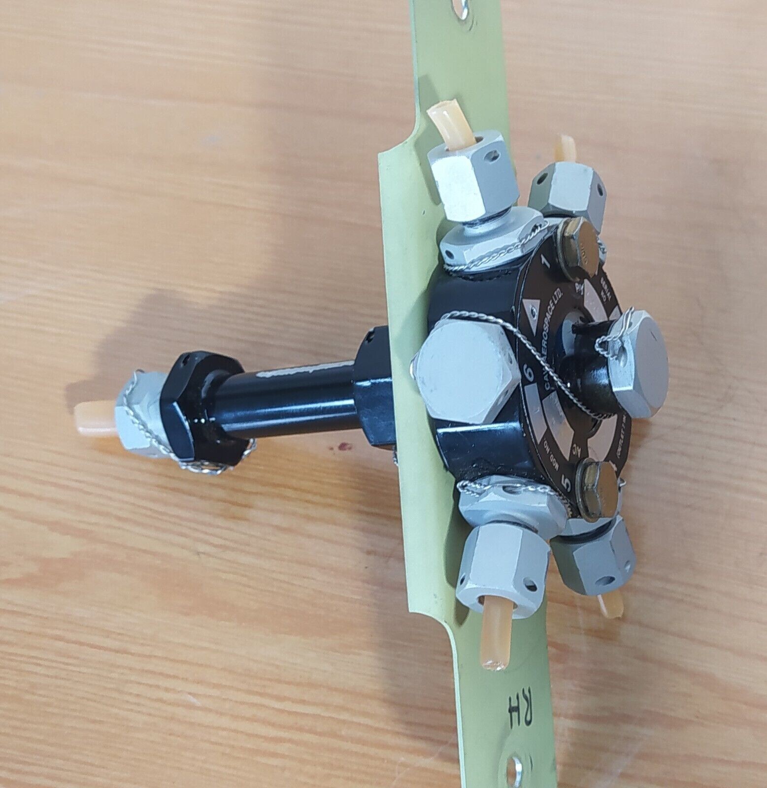PU300EW93 TKS De-ice Wing Proportioning Unit (s/n CAV110A141)