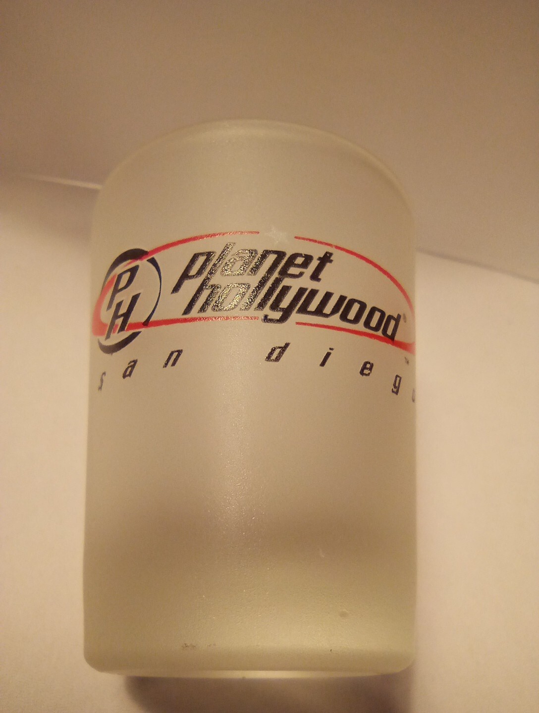 PLANET HOLLYWOOD SAN DIEGO LOGO SHOT GLASS GREAT FOR ANY COLLECTION!