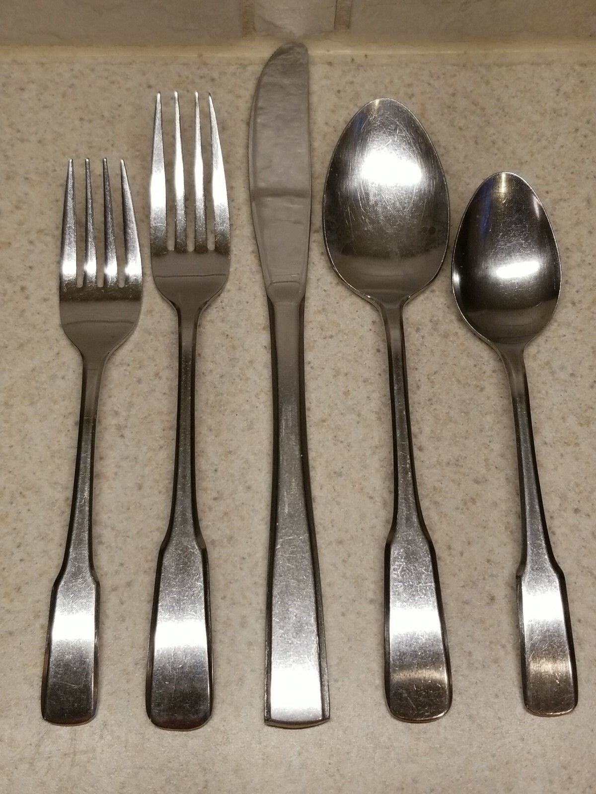 REED AND BARTON STAINLESS FLATWARE FIDDLER PATTERN 5 PIECE PLACE SETTING