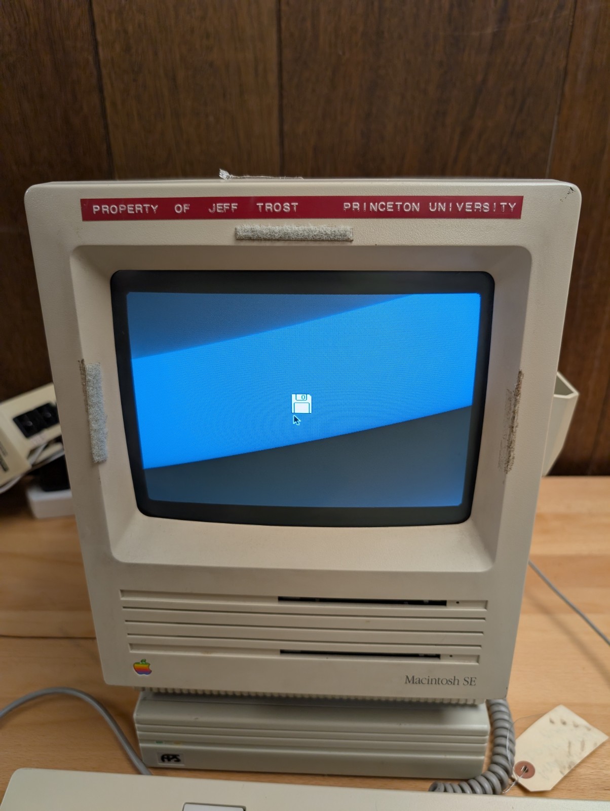 Apple Macintosh SE M5010 Vintage Computer with Keyboard/Mouse untestedREAD DESC
