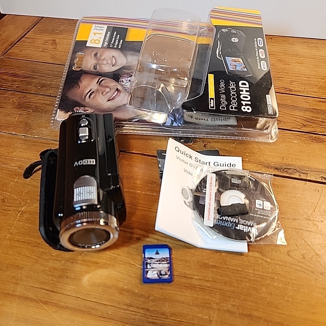 Vivitar DVR 810HD High Def Compact Camcorder Black 8 Gig Sd Guide CD Works