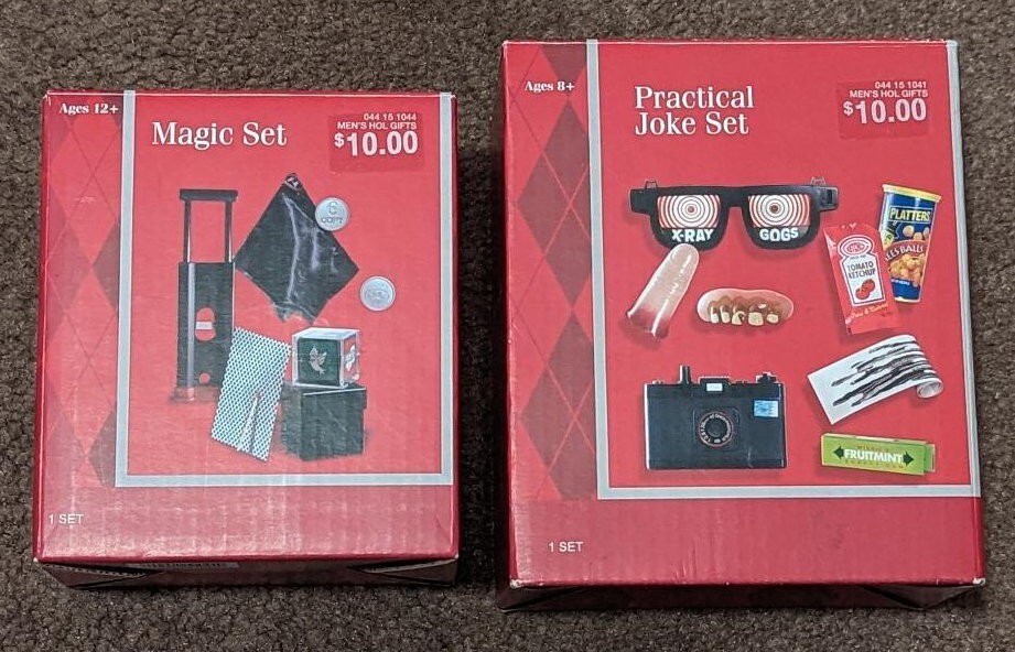 TARGET Men's Holiday Gifts - MAGIC SET & PRACTICAL JOKE SET