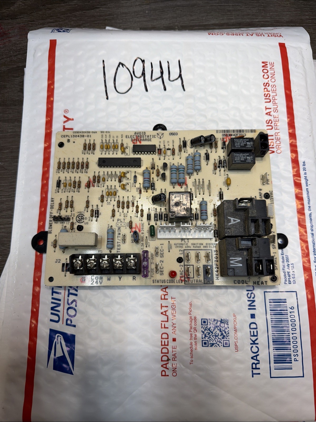 Carrier HK42FZ013 CEPL130438-01 Furnace Control Circuit Board Used Free Shipping