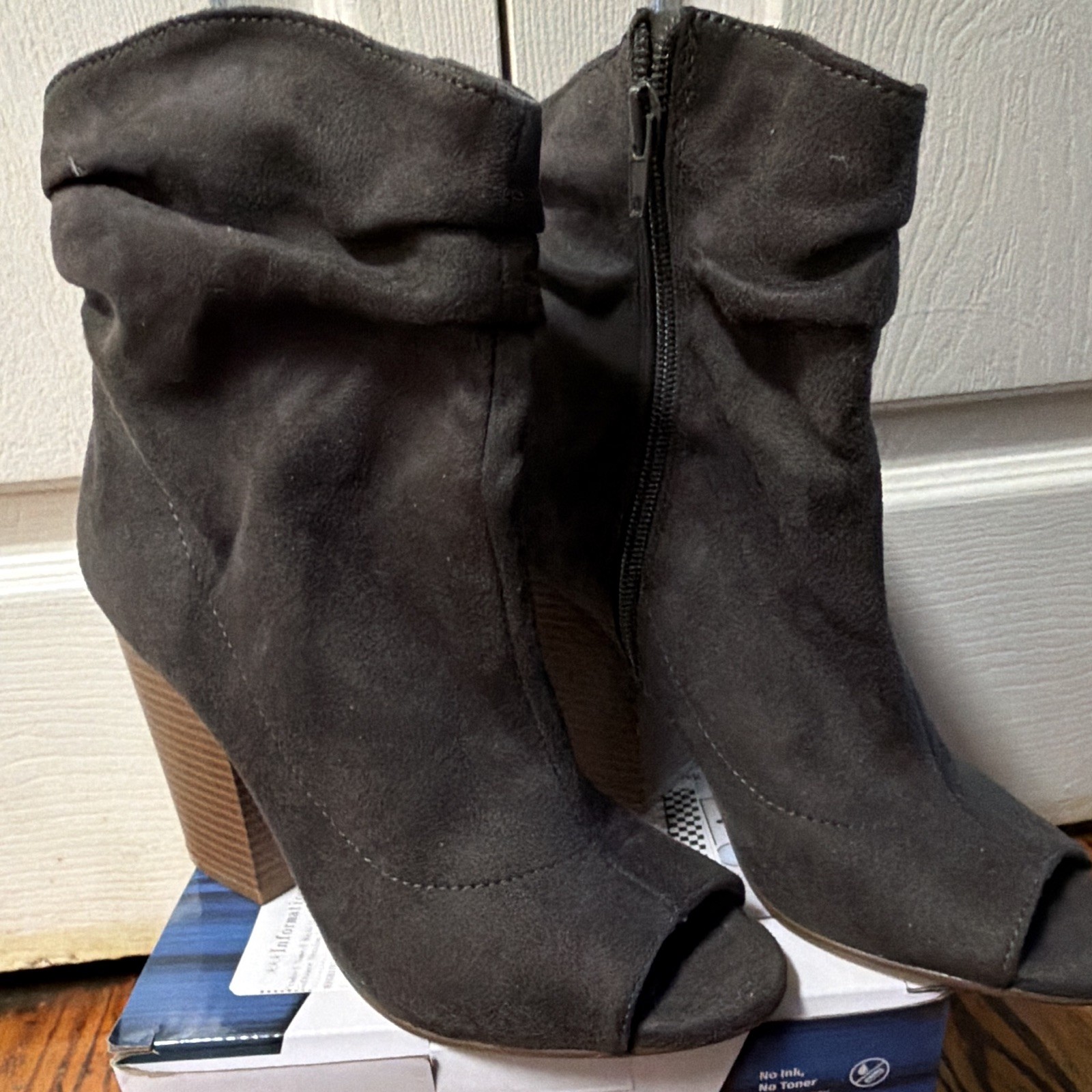 Indigo Rd. Women’s Brown Suede Ankle Booties Open Toe Zip Zipper US 9.5
