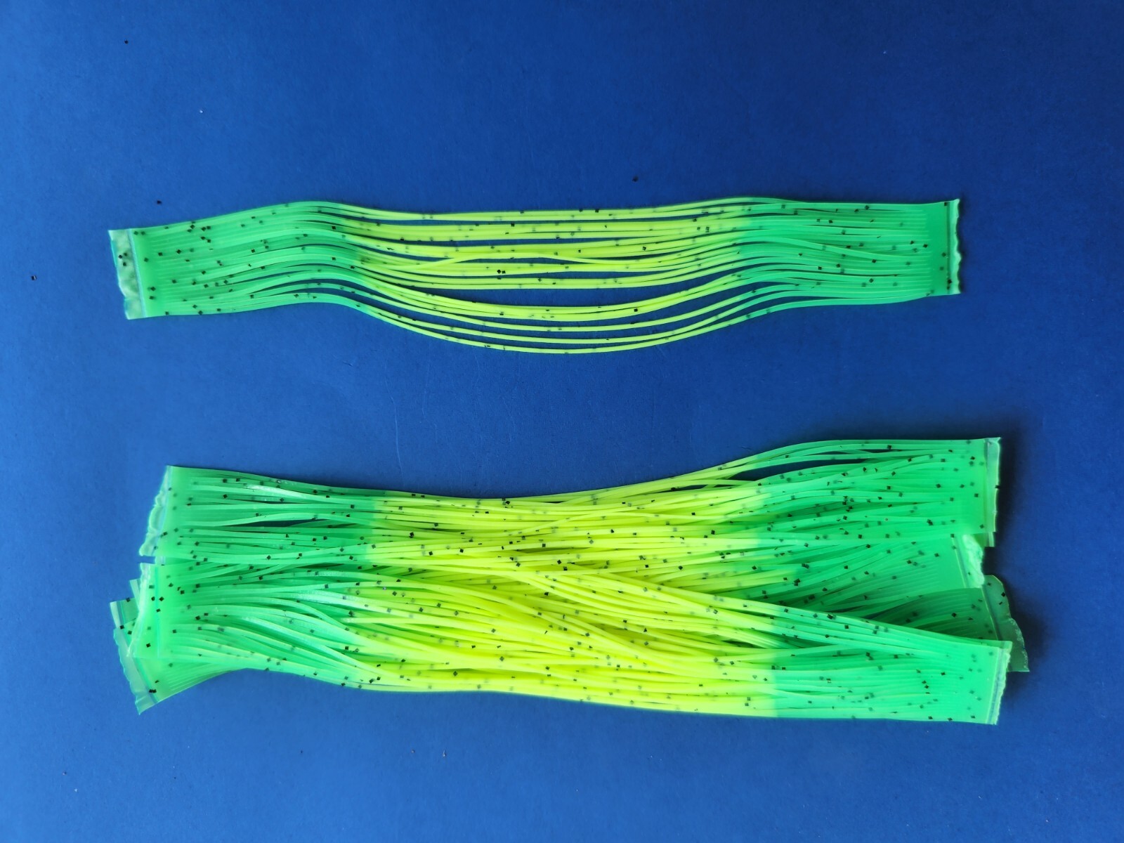 10 Silicone Tabs, Chart/Lime Tip T207 Fishing Lure Spinnerbait Tackle material