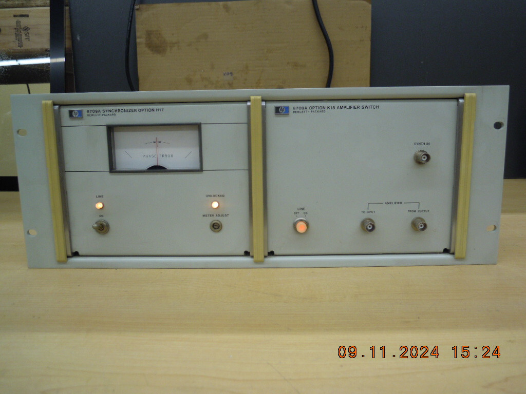 HP 8709A Synchronizer Option H17 & Option K15 Amplifier Switch * Power On *As Is