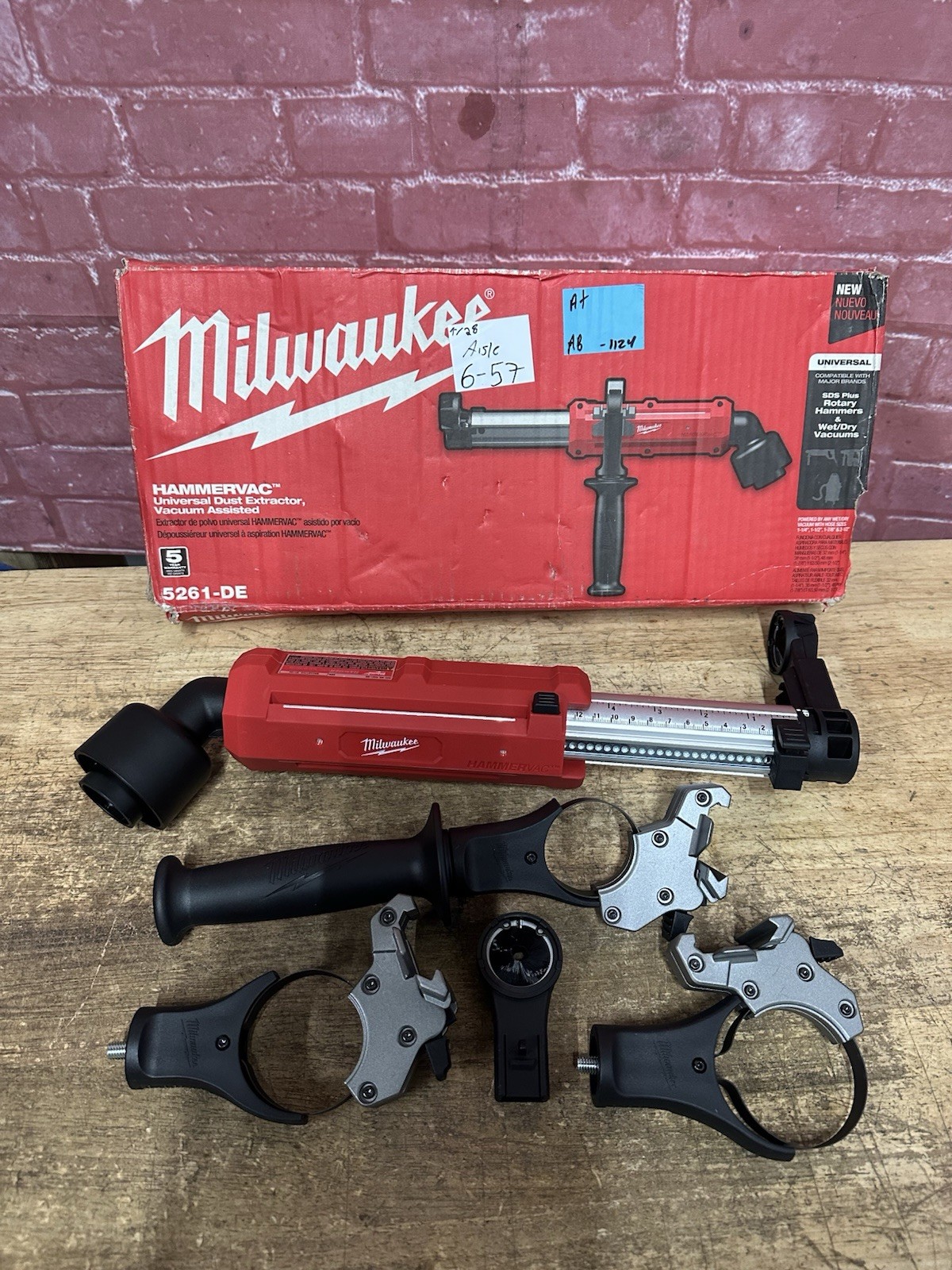 Milwaukee 5261-DE Hammervac Universal Dust Extractor, Vacuum Assisted (Open Box)
