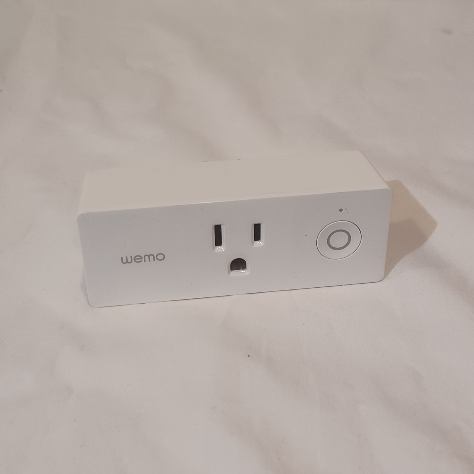 WEMO Mini Smart Outlet Plug Wi-Fi Enabled White Model F7C063