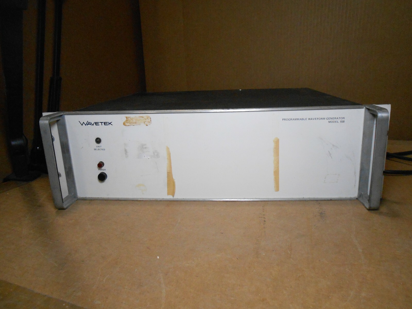WAVETEK 158 PROGRAMMABLE WAVEFORM GENERATOR