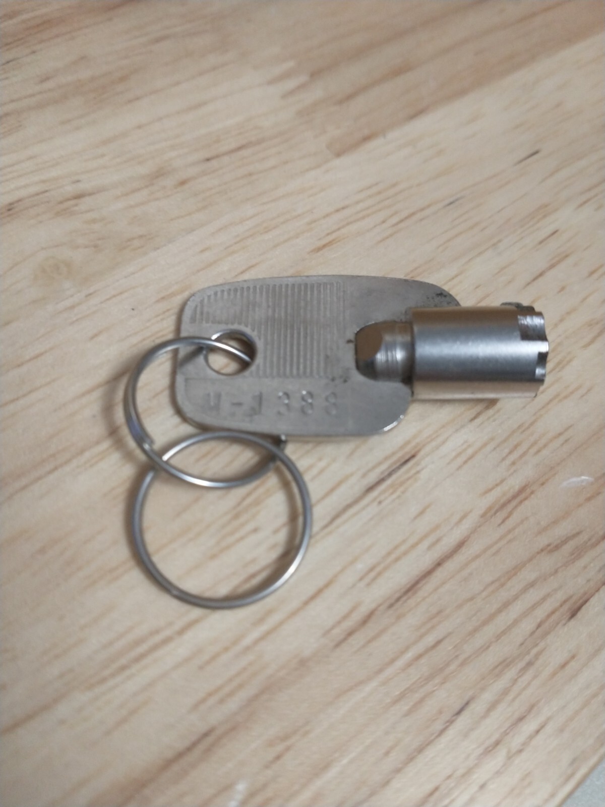 Snack soda drink vending machine key #W 1388 fits barrel style locks used Wico