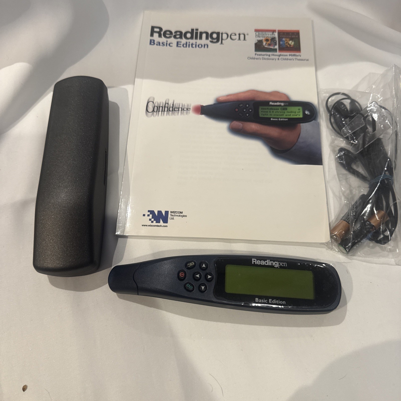 WIZCOM Technologies Basic Edition Reading Pen with case