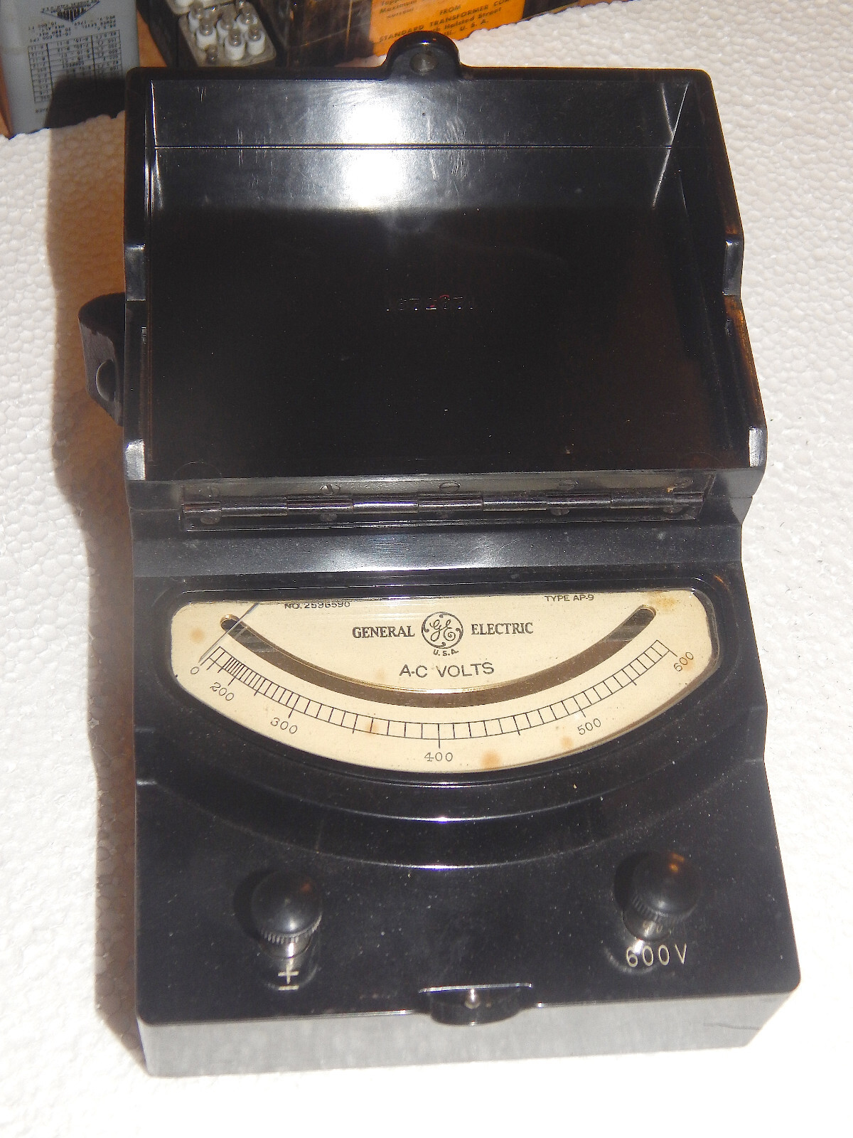 General Electric 600 VAC Test Meter bench standard Tested in very nice condition