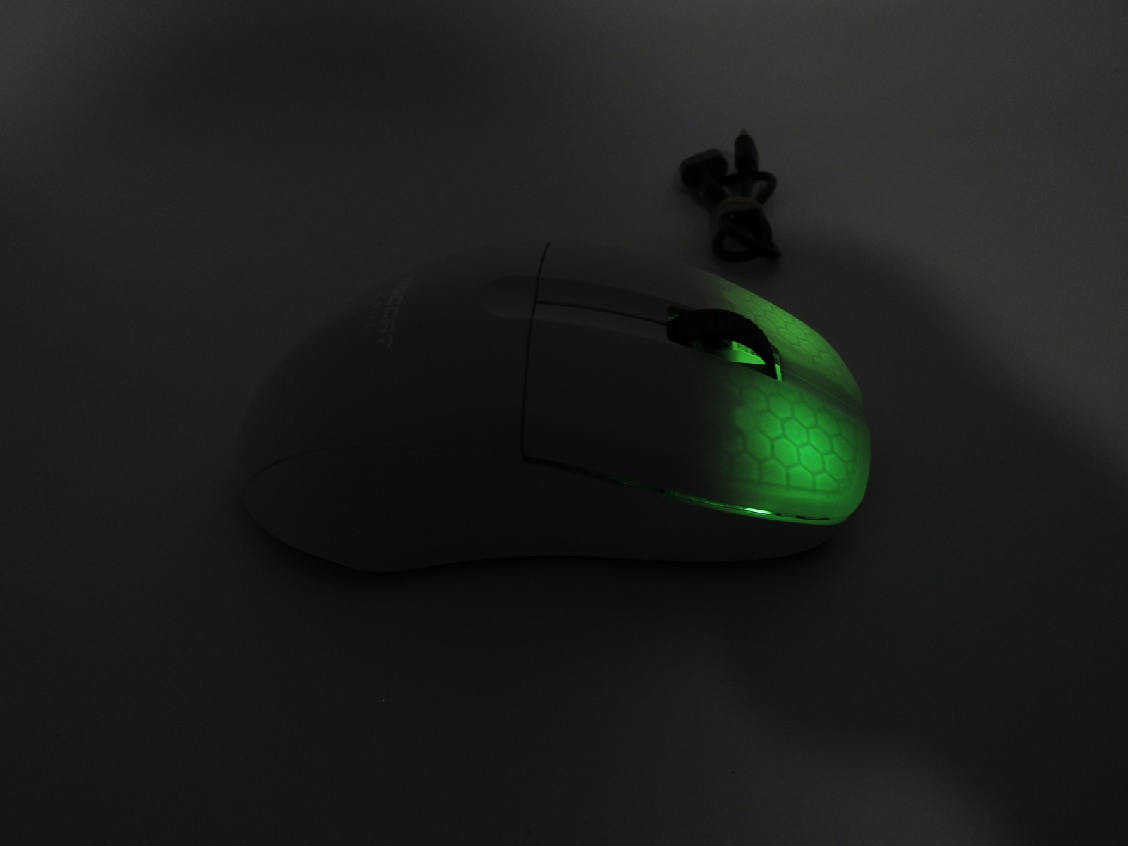 ROCCAT Kone Pro Air Wireless Bluetooth Gaming Mouse 5-Button White Read