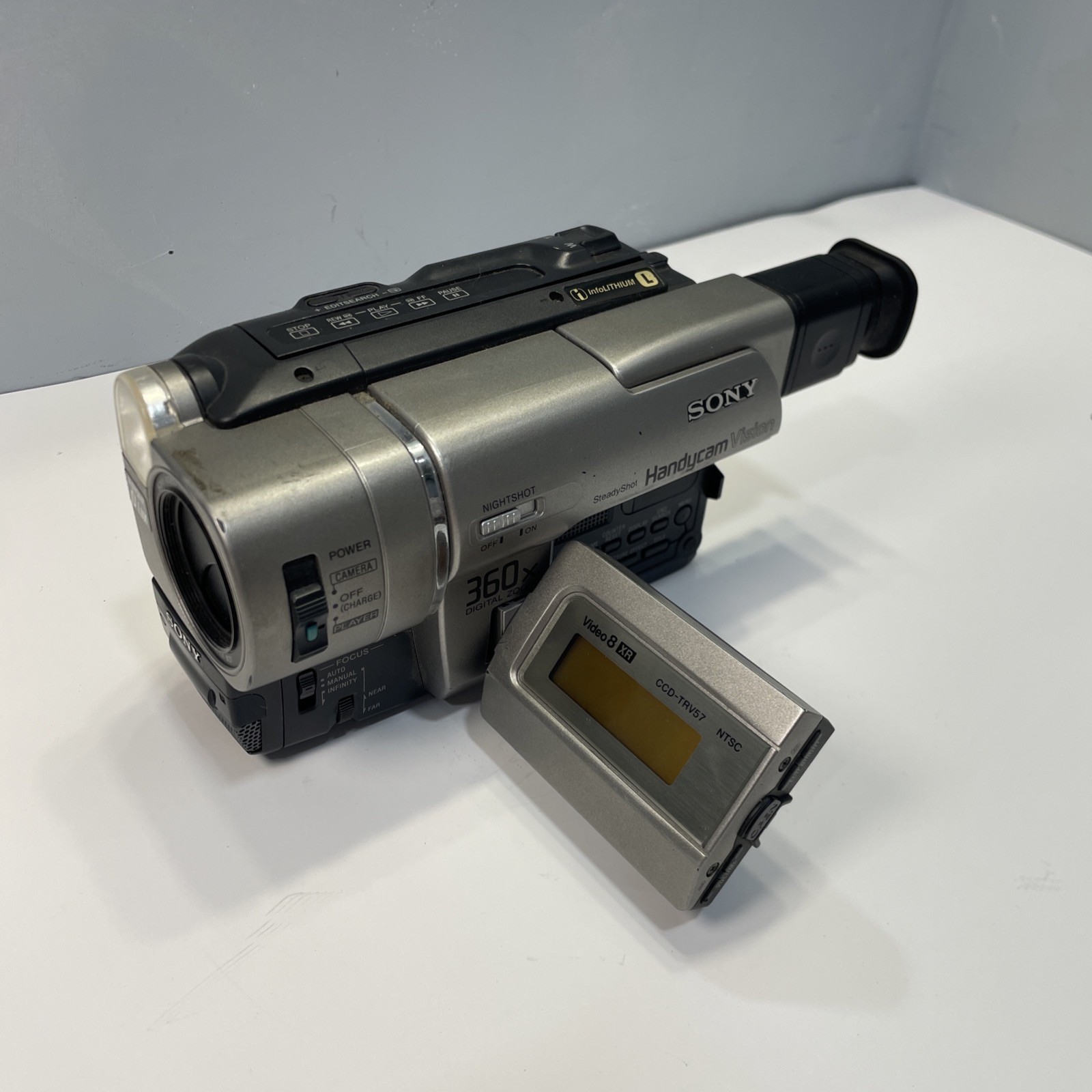 Sony CCD-TRV57 Hi8 NightShot Handycam Vision Video Camera Japan UNTESTED AS IS