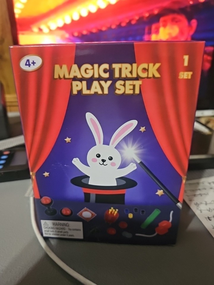 Magic Trick Play Set. 4+ . New In The Box.