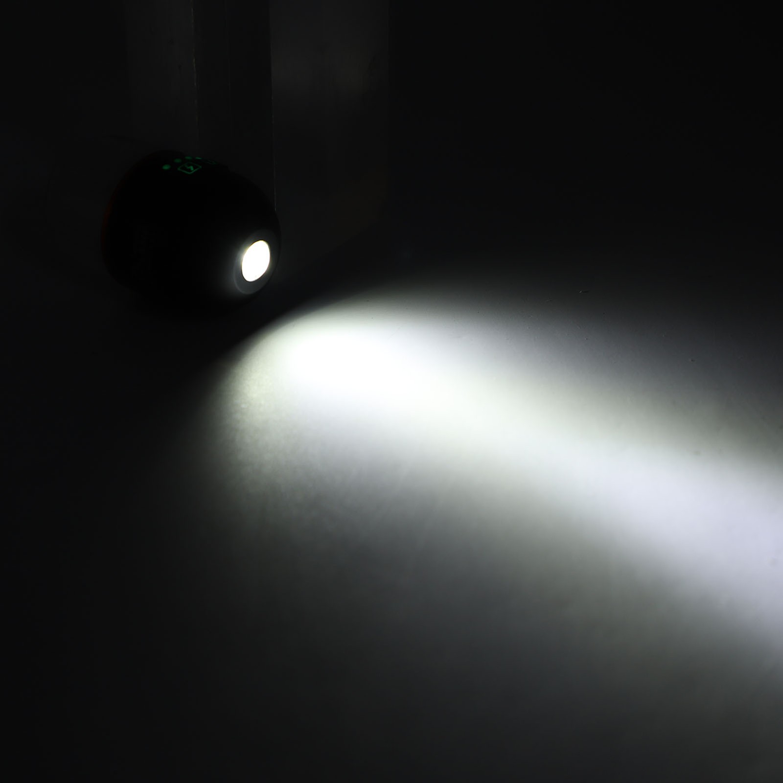 Flashlight Multiple Light Source Pushbutton Control Magnetic Camping Lamp For
