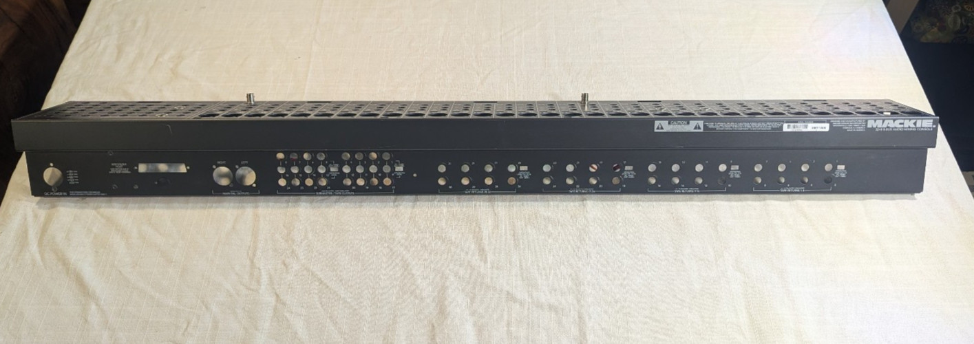 Mackie 32-8 Analog Mixing Console- Input Panel