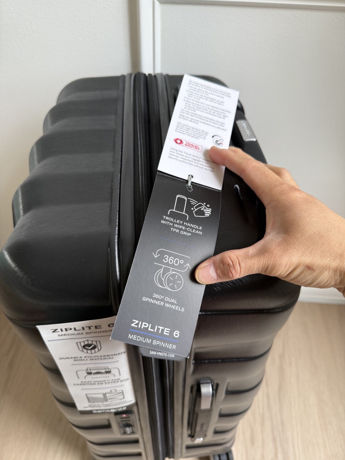 samsonite Ziplite 6 hardside spinner luggage