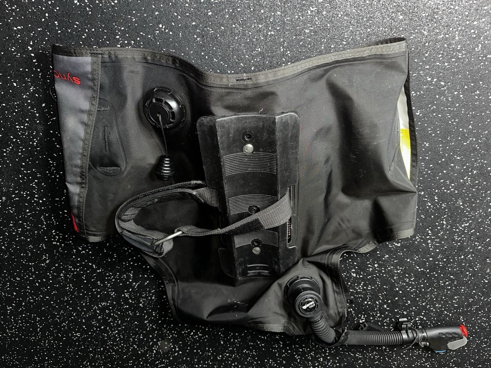 Mares Synchro Lx Diving BCD Vest Size Medium Nylon Red Gray Black