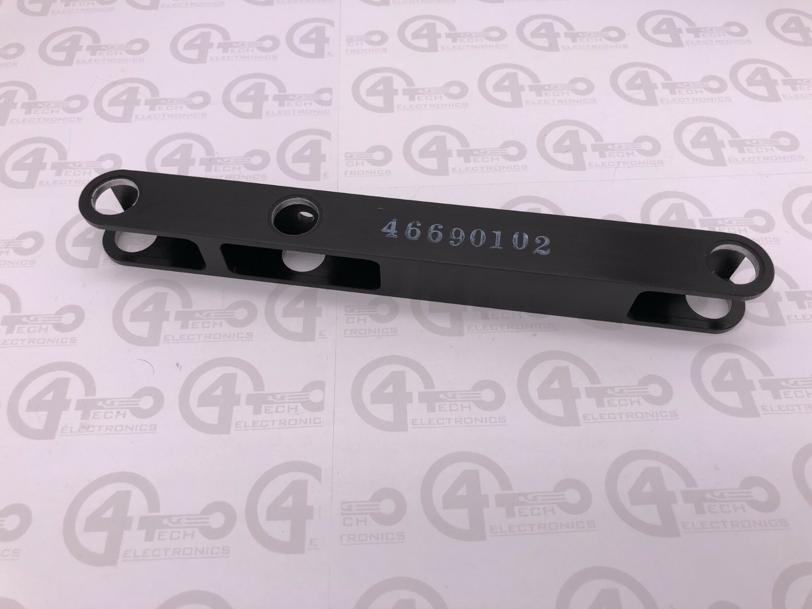 Universal Instruments Radial 46690102 Arm Insert