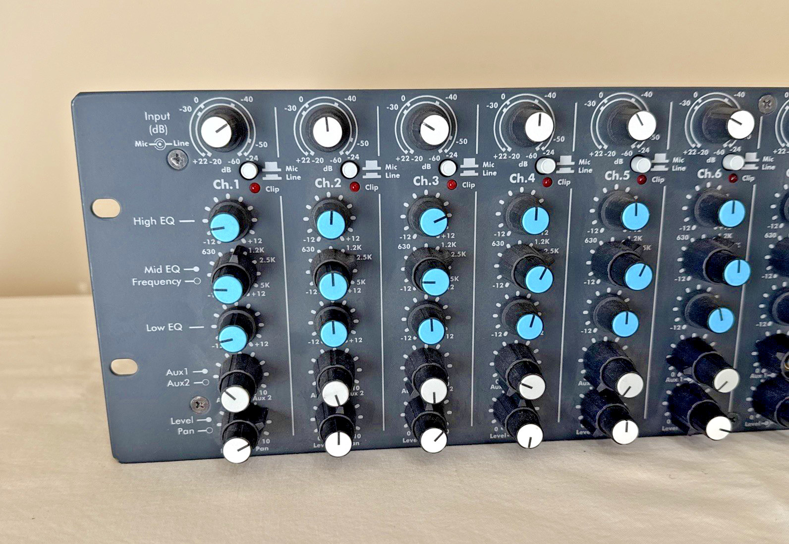 Ashly MX508 8-channel Rackmount Mixer: READ DESCRIPTION!! Needs repair