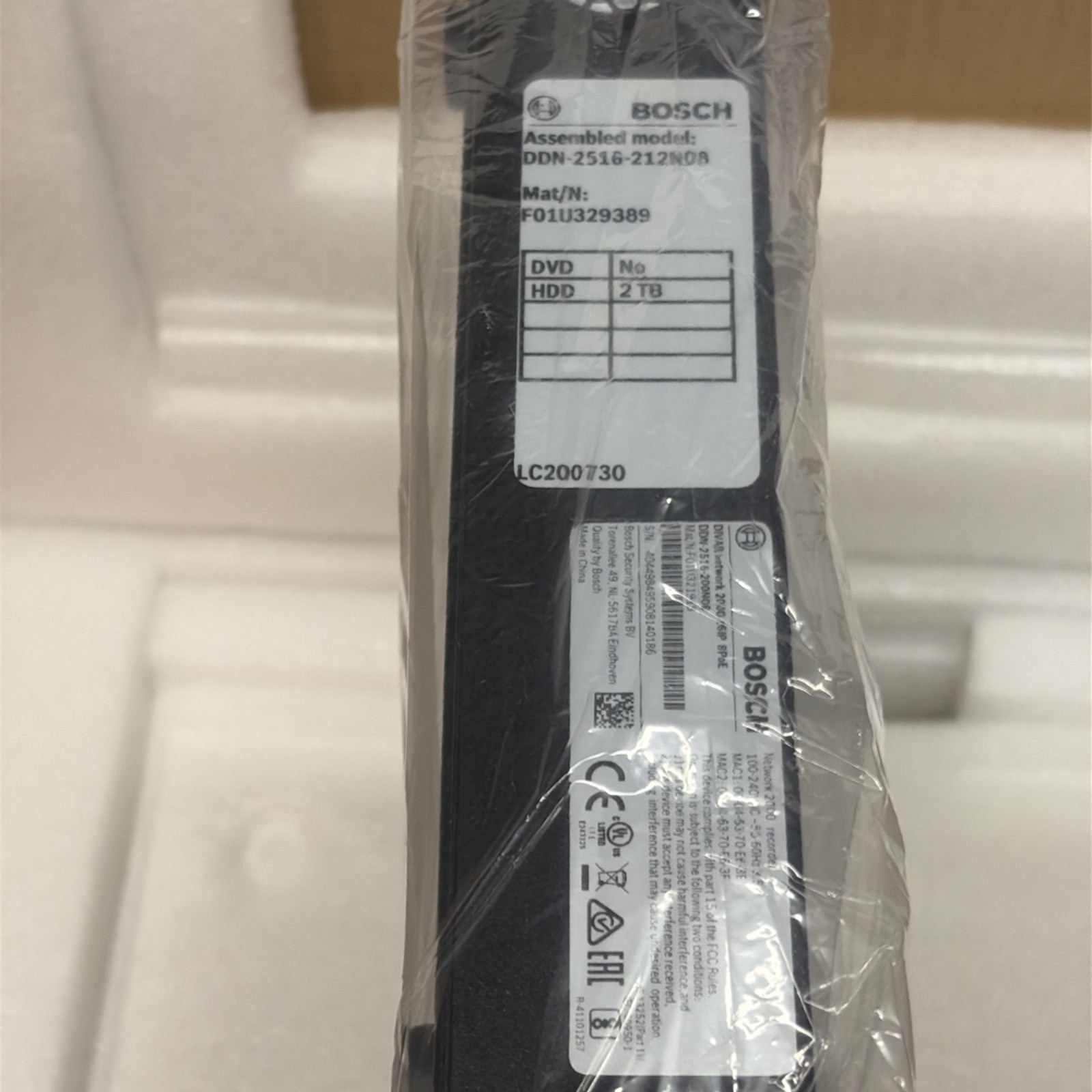 Bosch Bosch DIVAR Network 2000 16IP 8PoE Recorder