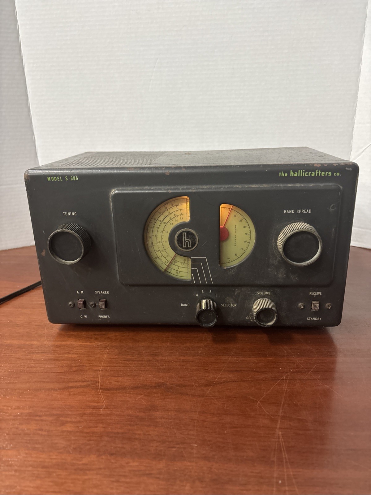 The Hallicrafters Co. Model S-38A Shortwave Ham/AM Radio ***Turns On