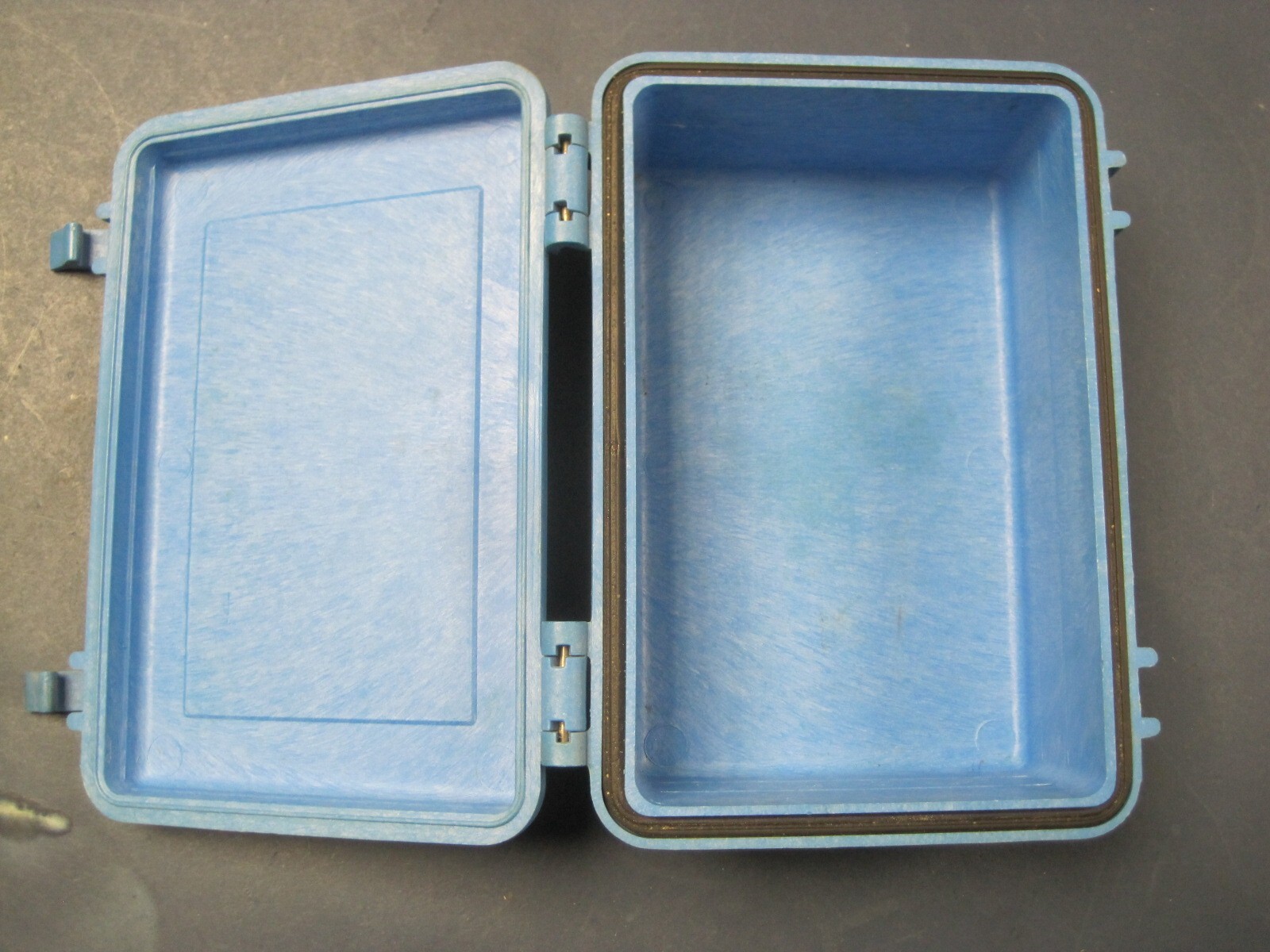 Pelican Waterproof Safe Box w Handle Scuba Camera Clean & Nice