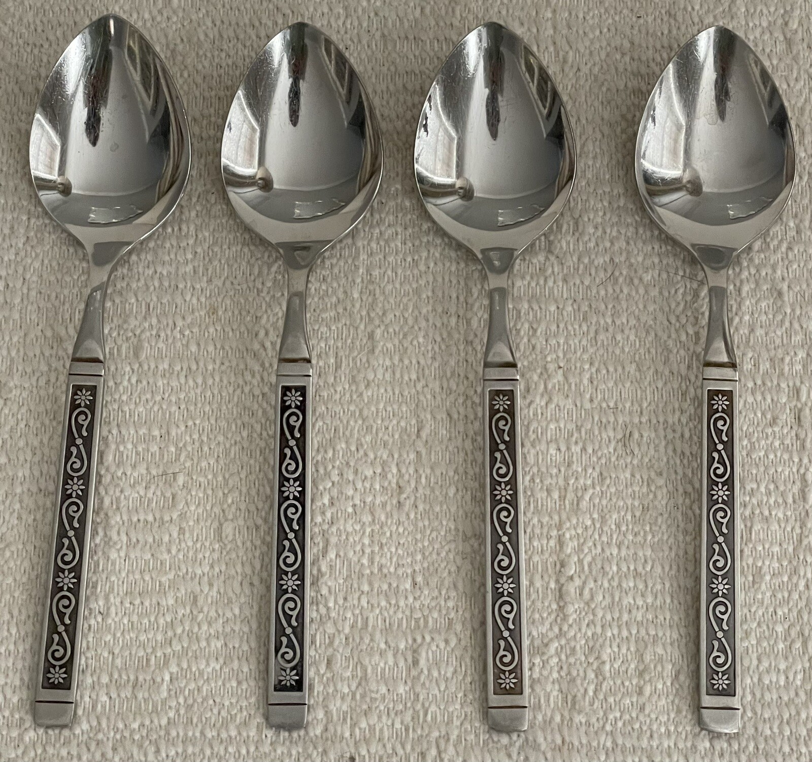 Set of 4 Oneida MIDNIGHT Stainless S.S.S. Black Accent Flatware Soup Spoons