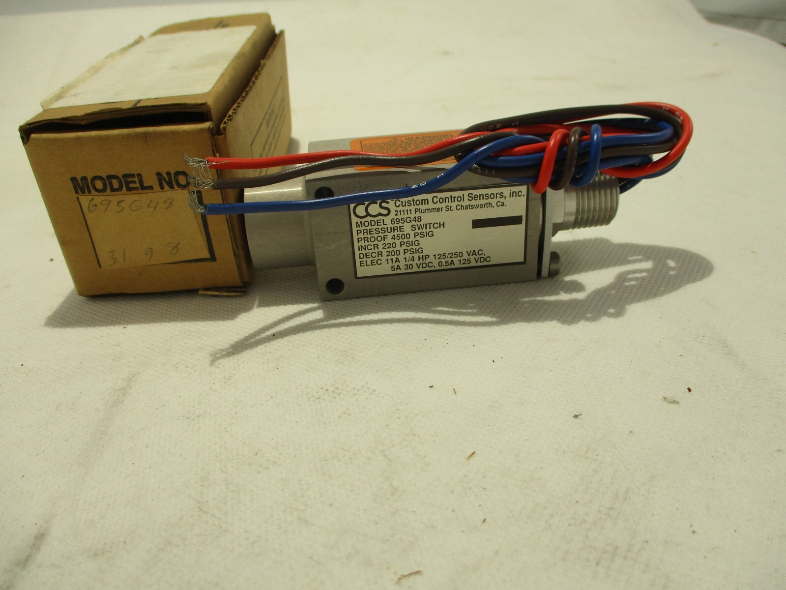 NEW CCS CUSTOM CONTROL SENSORS 695G48 PRESSURE SWITCH