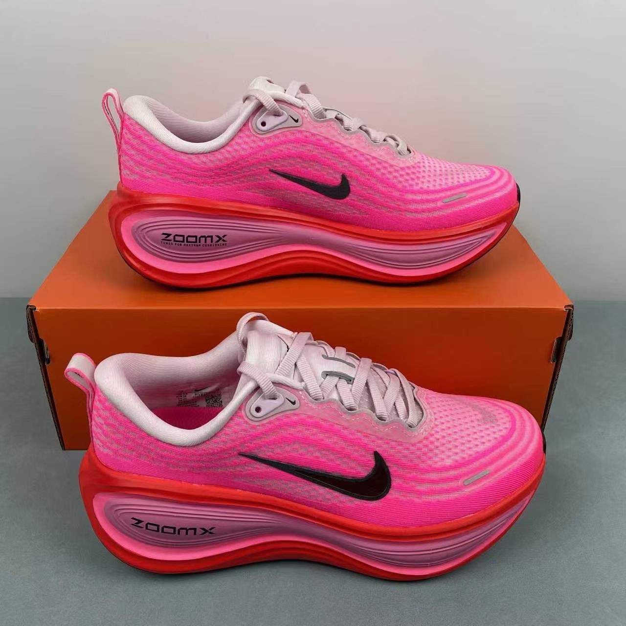 Momen's Nike Zoom Vomero PLUS HV8154-604 Hyper Pink, Free Shipping