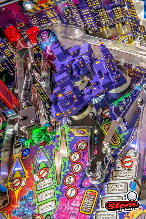 STERN GHOST BUSTERS PINBALL MACHINE