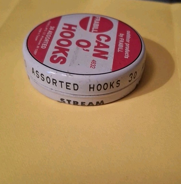 Vintage Frabill CAN-O-HOOKS TIN 4832 WITH HOOKS