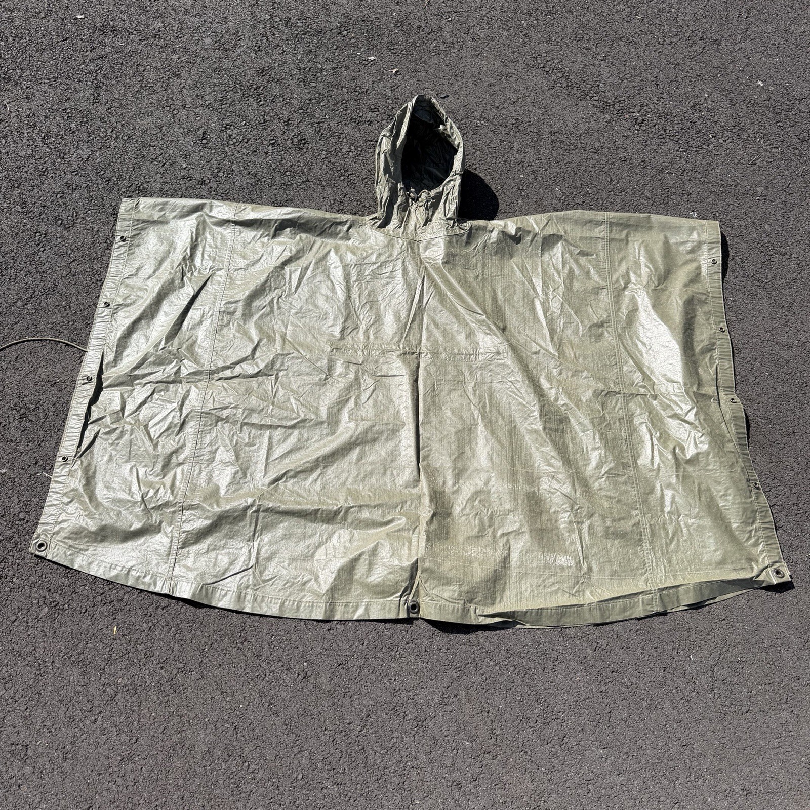 Vintage OD Green Hooded Military Poncho Jacket 1951 Korean War Used