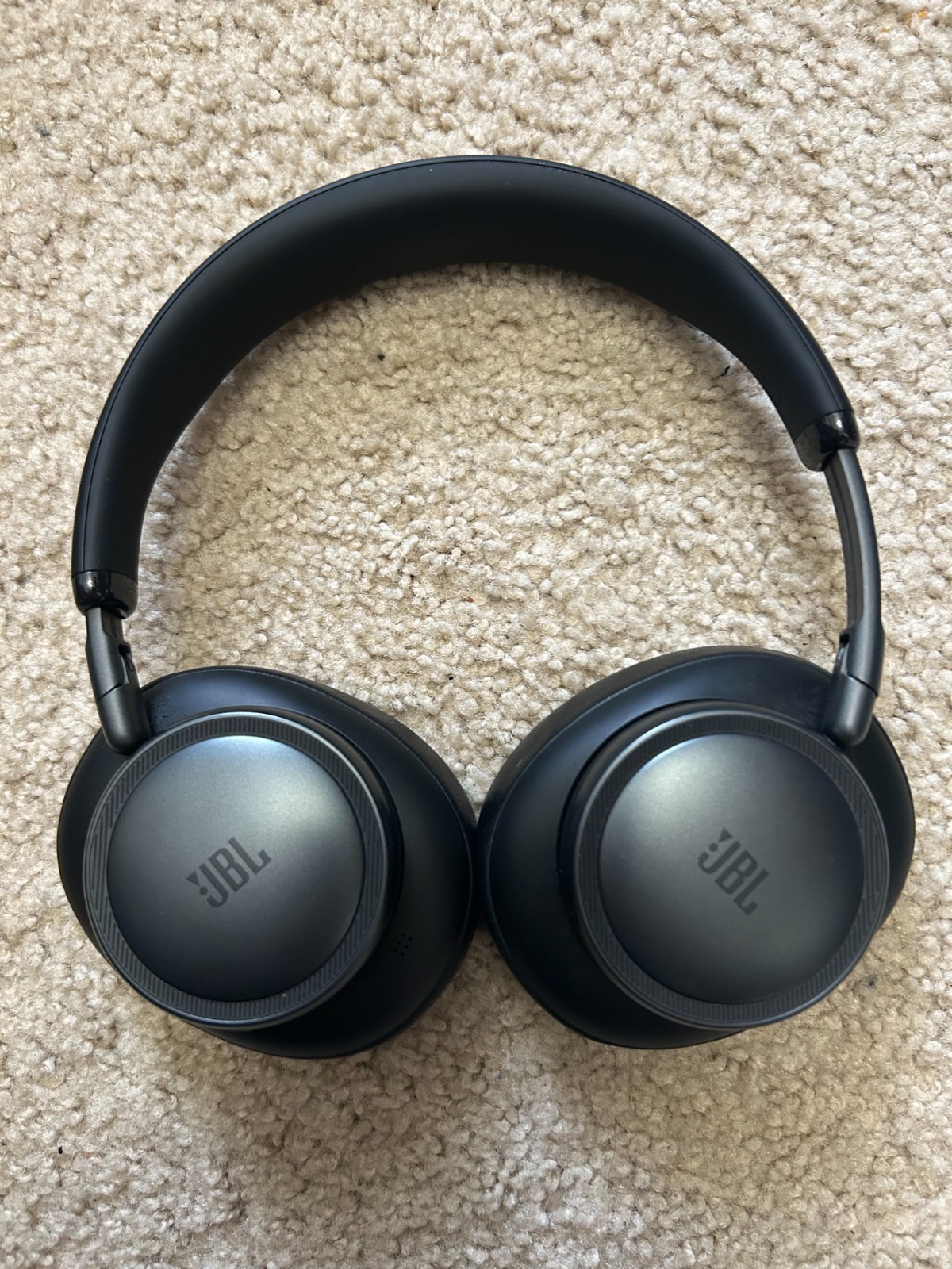 JBL Live 780NC wireless Bluetooth headphones