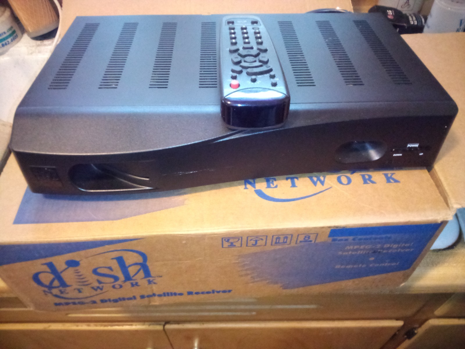 Dish network Model 2700 receiver with Remote -- No card