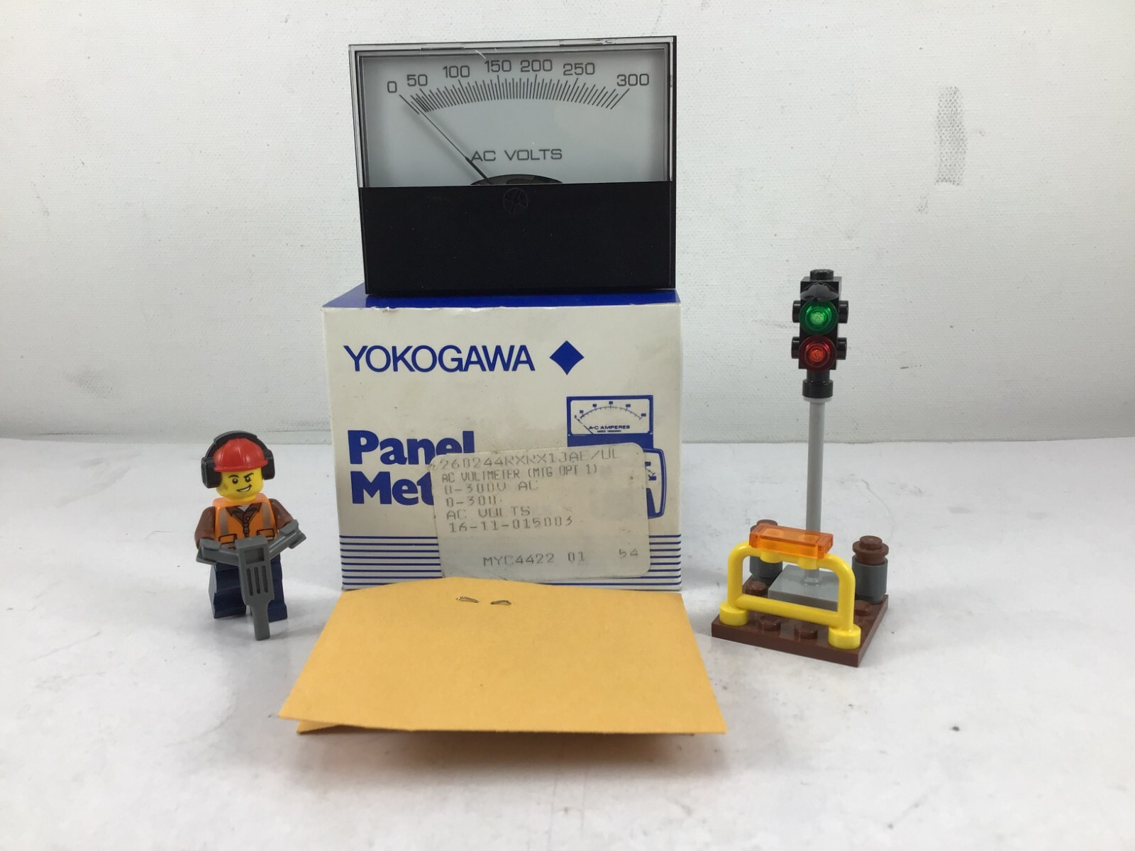 260244RXRX1JAE/UL - YOKOGAWA - 0-300 AC VOLTMETER - 16-11-015003 - NEW OLD STOCK