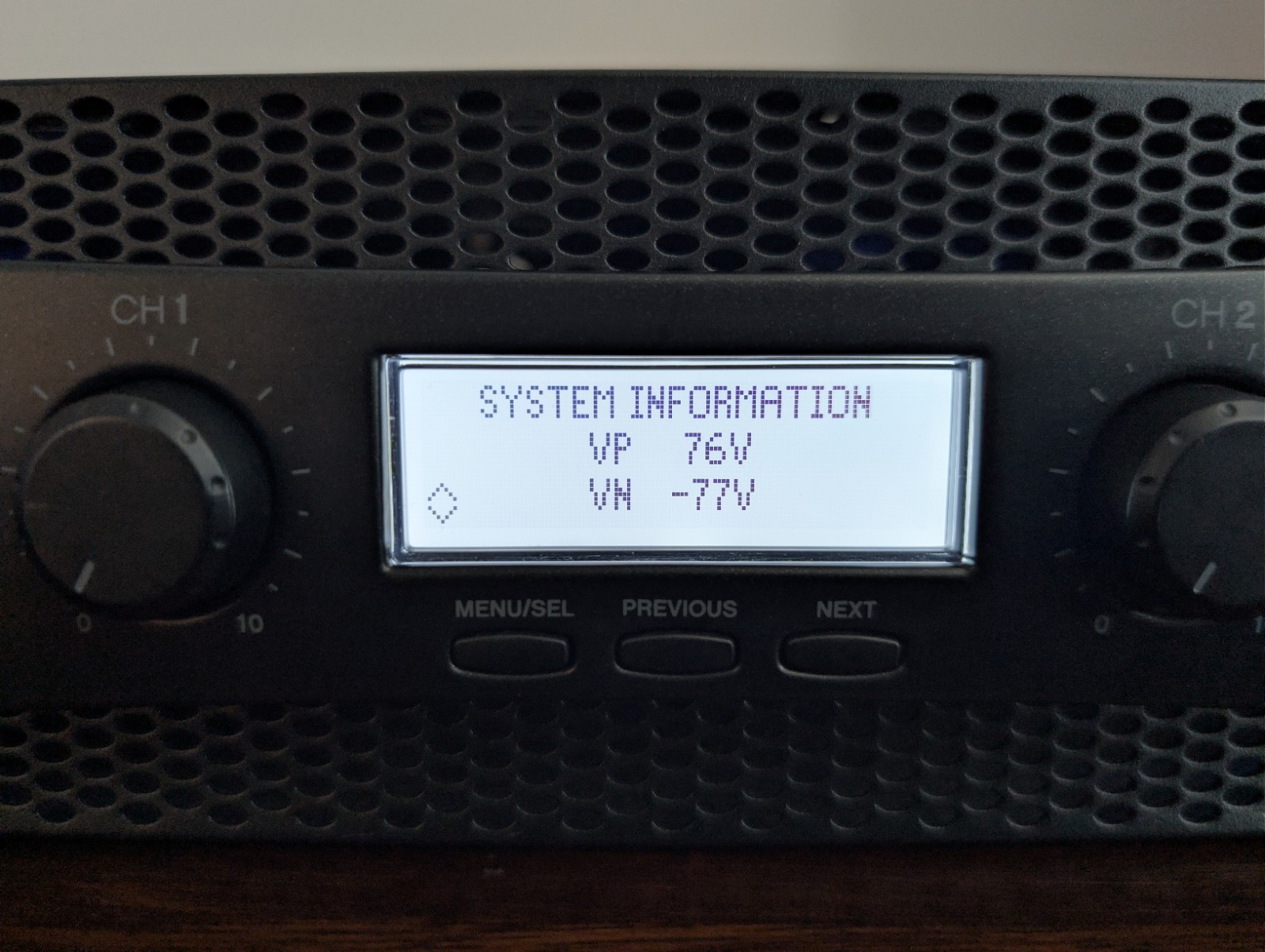 Crown XLS1502 2-Channel 525 Watt Amp Power Amplifier - Tested & Working!