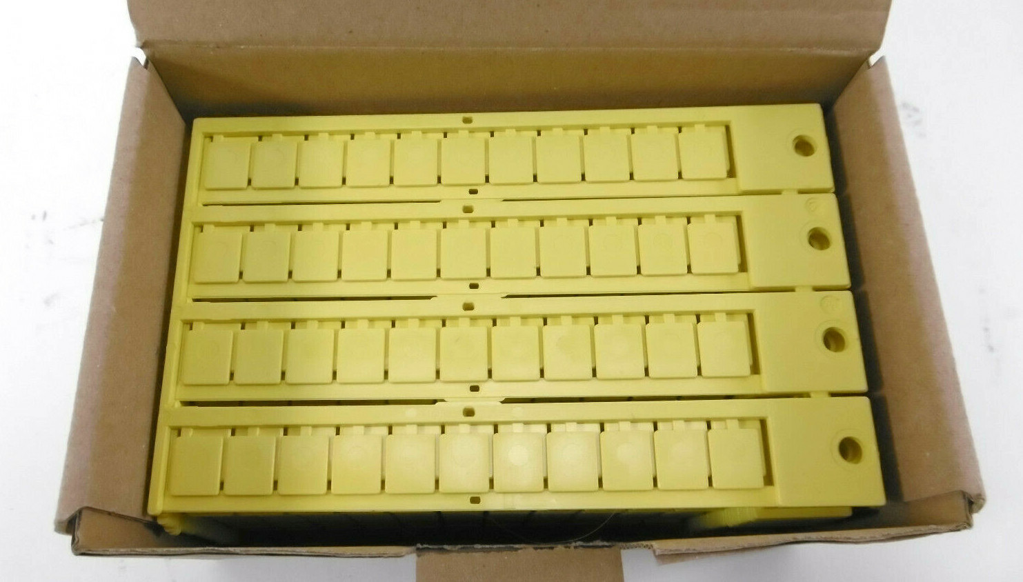 Approx 1300 Pieces Murrplastik KSO 11x9 | License Plate | Yellow | 86421013