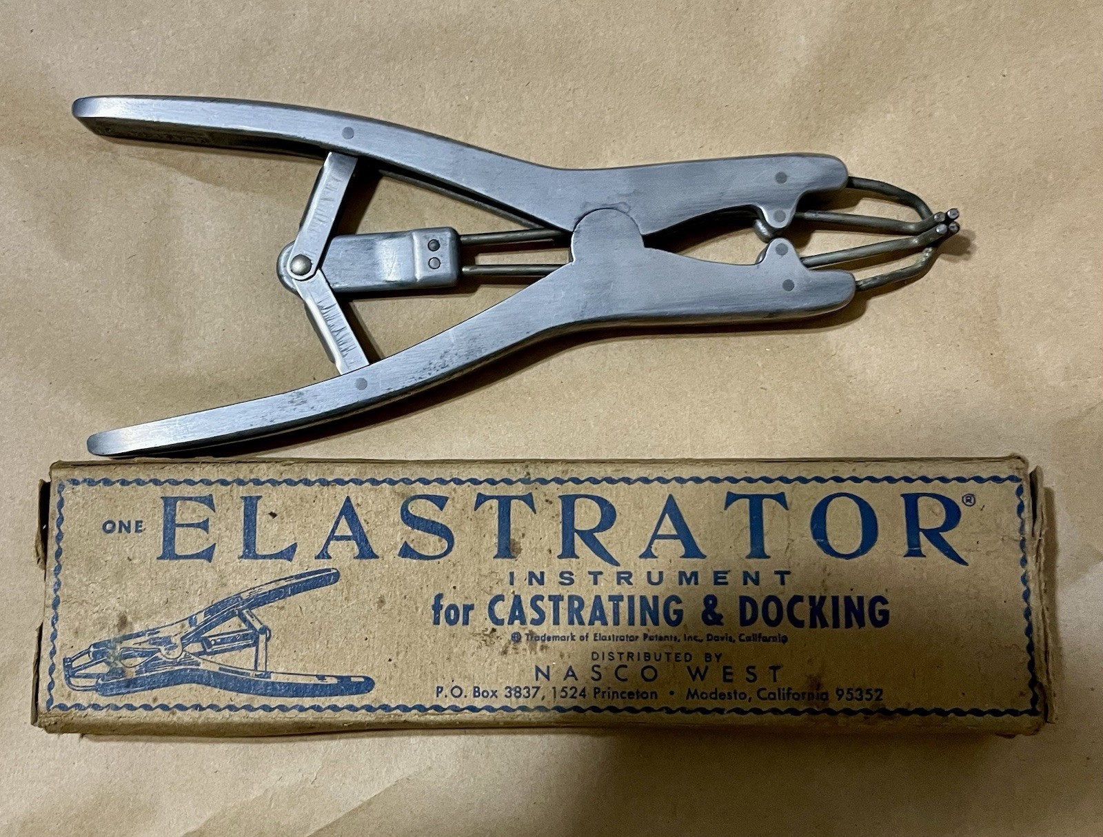 Vintage Elastrator Castration Docking Tool, original box, literature, antique