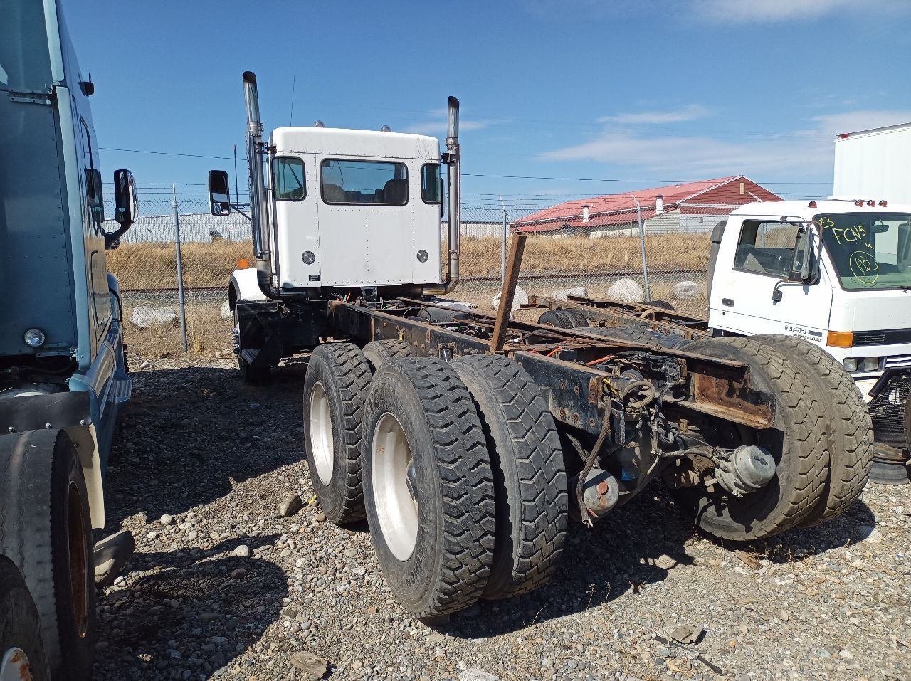 A85-6136 Kenworth T800B Left Driver Cab Mount (12246793