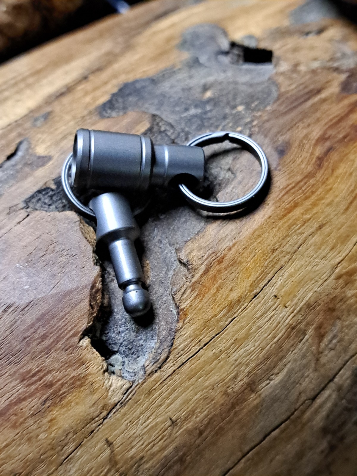 Minimalist Series Titanium Quick-Release Keychain Swivel