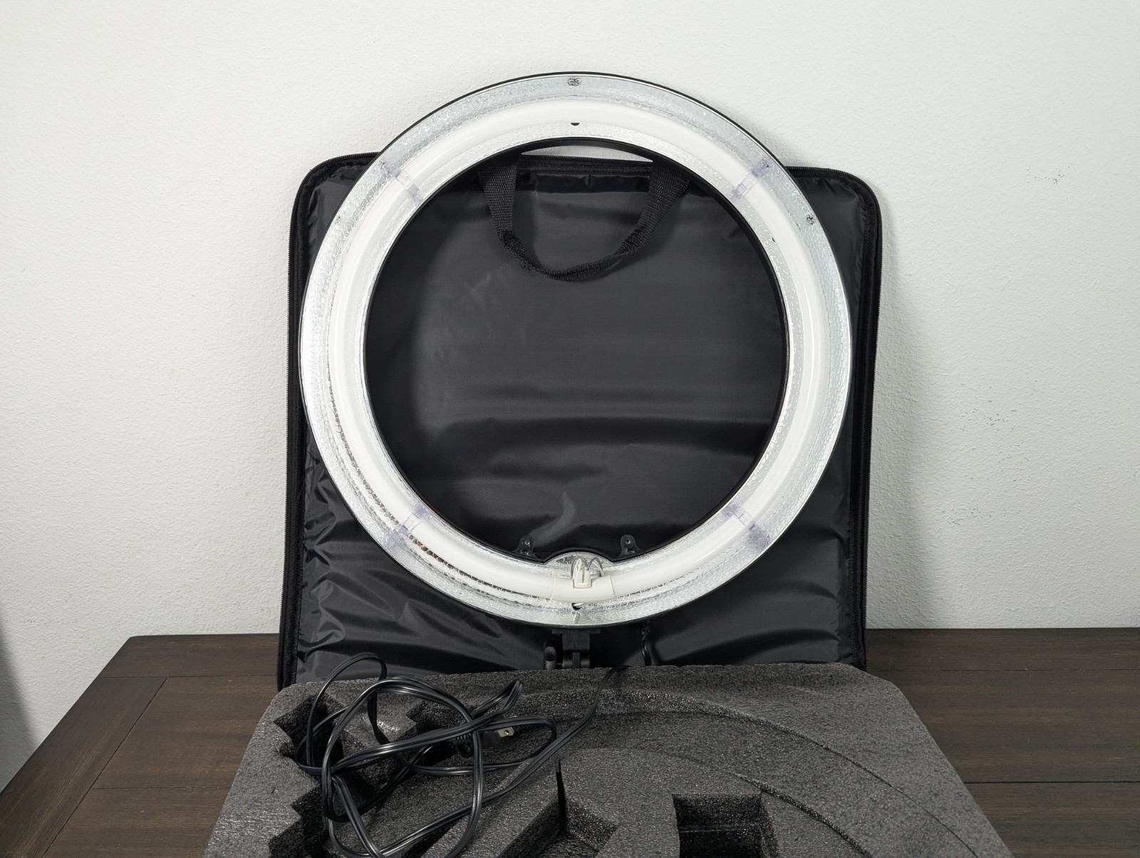 Neewer RL-18, Large 18 Inch Ring Light 55W LED Ringlight, Diffuser & Case *READ*