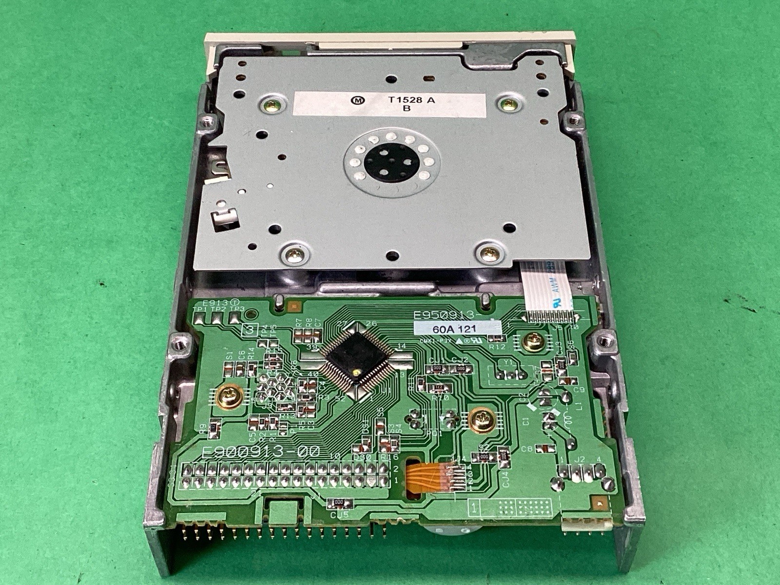 TEAC FD-235HF 3.5” Floppy Internal Beige Disk Drive - 193077B2-91 - UNTESTED