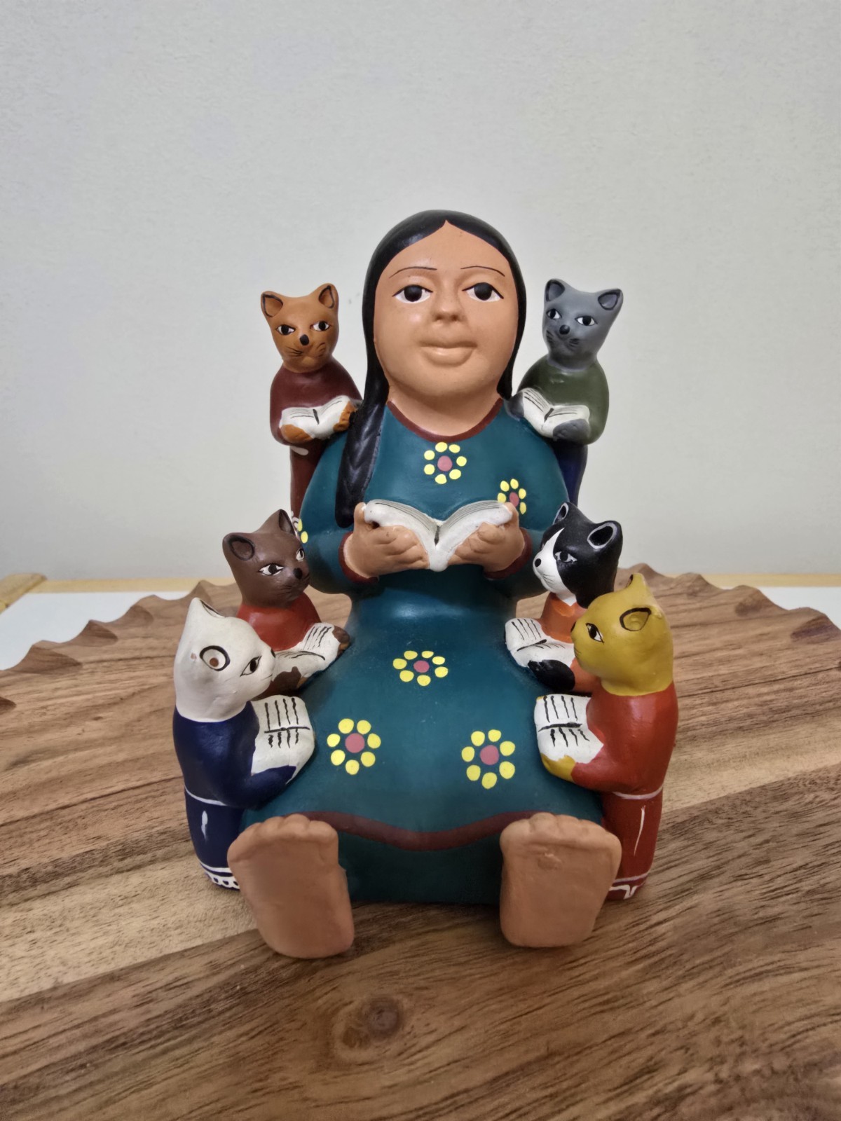 Elidas Imports Latin Girl 6 Cats Kitten Green Ceramic Pottery Folk Art  Figurine