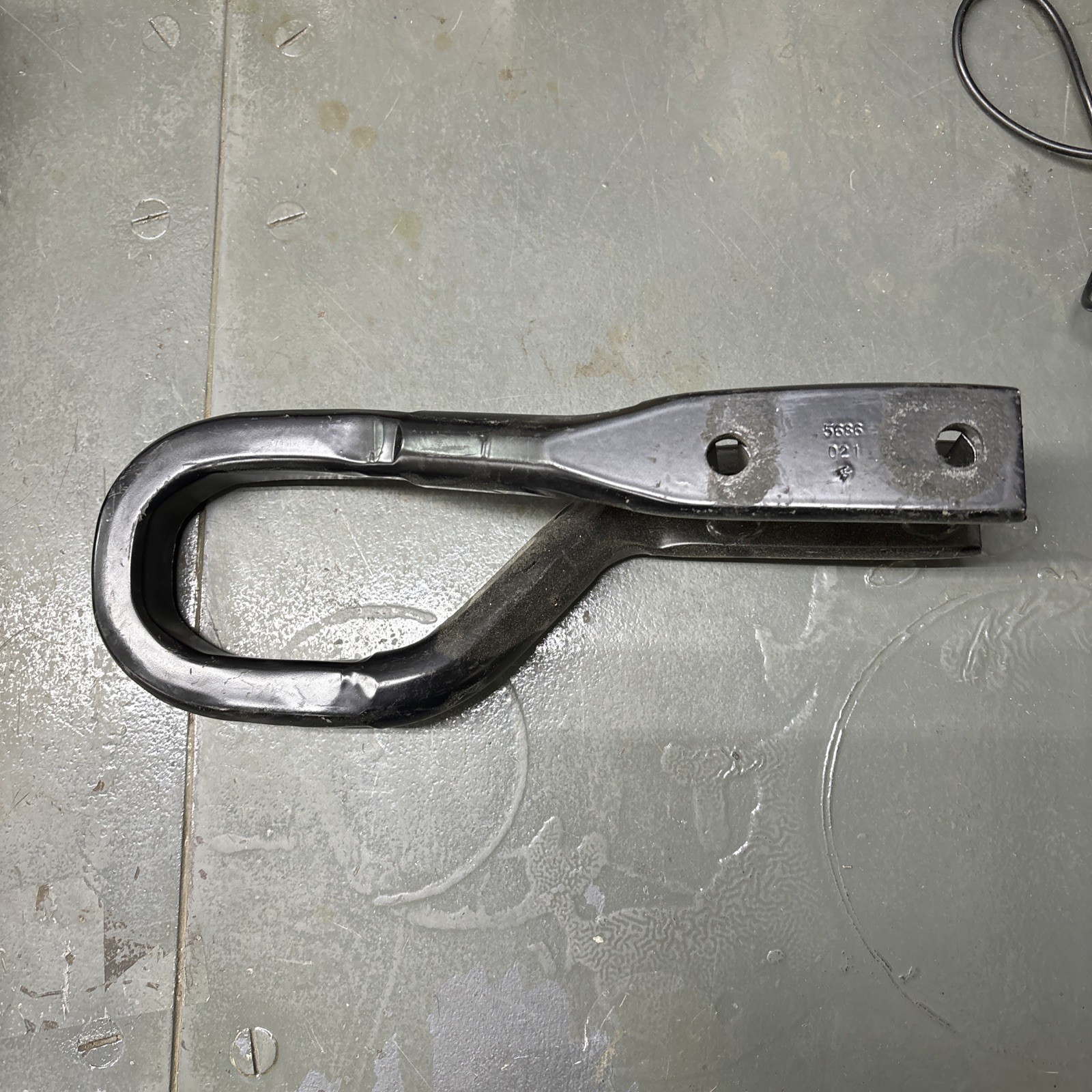GM GMC Front Tow Hook, 5686