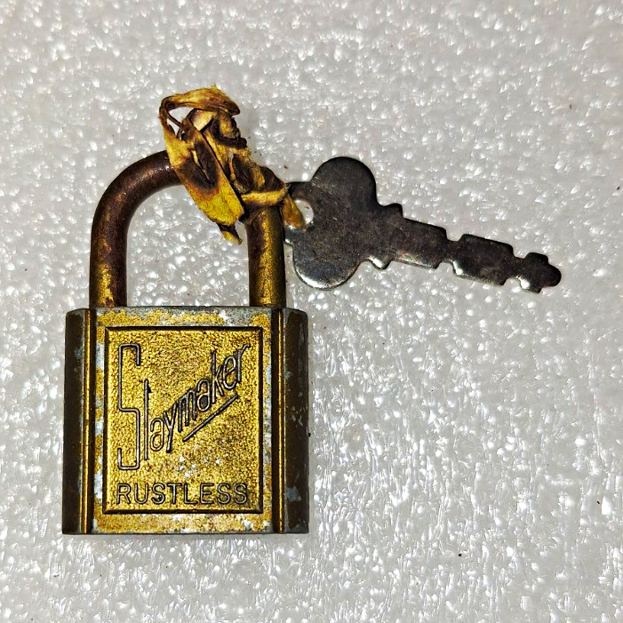 Sanyal Rustless Brass Keyed Padlock Lever Keyway, Rust Resistant, 1/4" Shackle!!