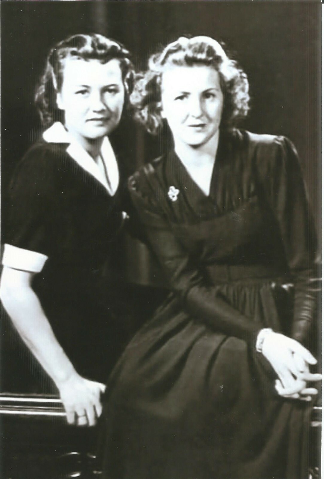 German WW II Photo Eva Braun & Sister Gretl