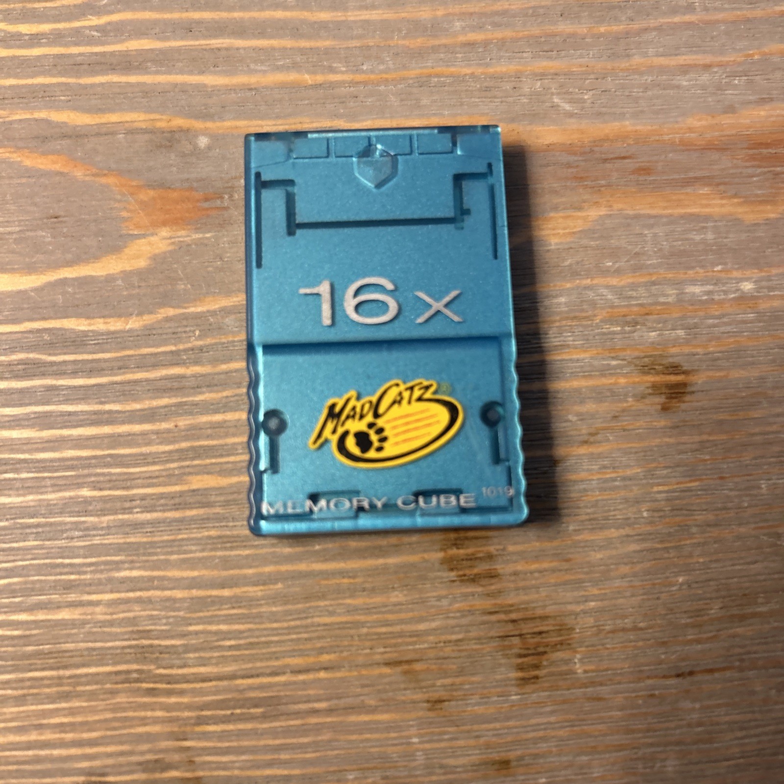 Nintendo GameCube Memory Card 16X Cube 1019 Mad Catz Blue