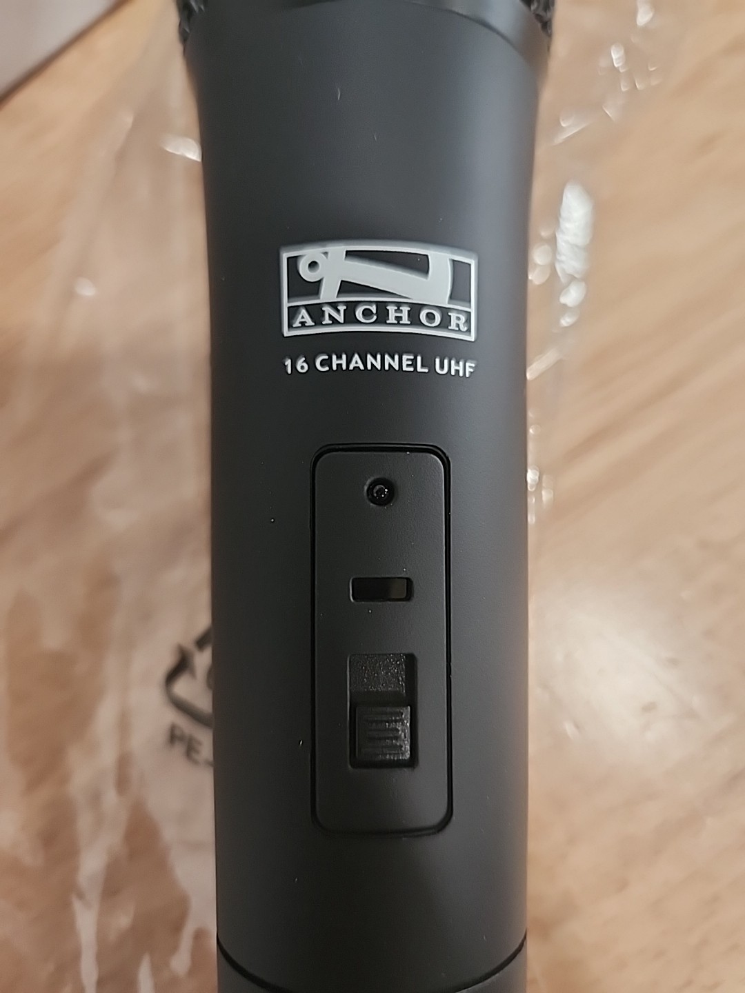 Anchor Wireless Microphone 16-Channel UHF Audio Black JEBUF-18C